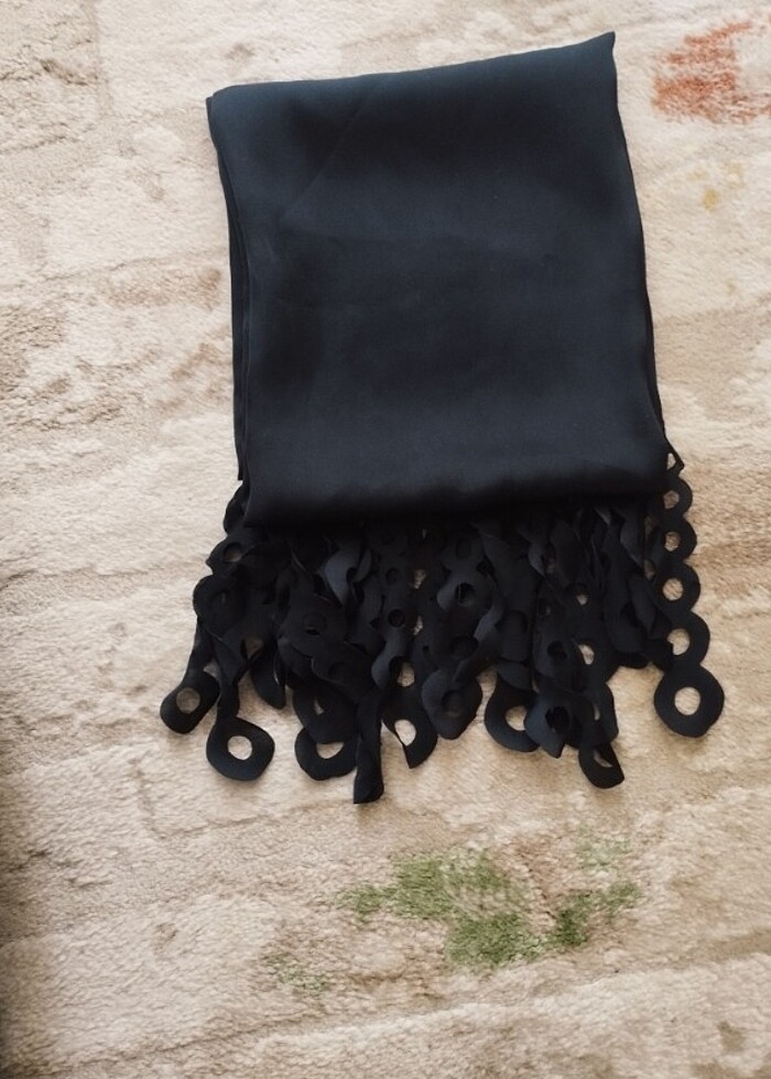 Siyah şal  - Görsel 3