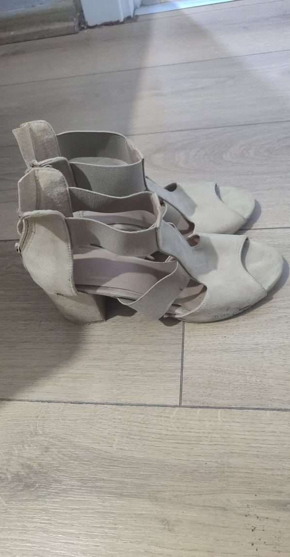 Bej Süet Kadın Dolgu Topuklu Sandalet - Görsel 2