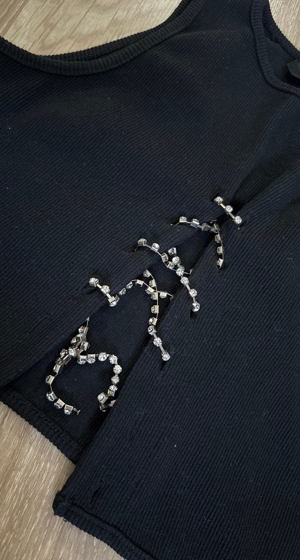 Siyah Payetli İnce Askılı Crop Top - Görsel 2