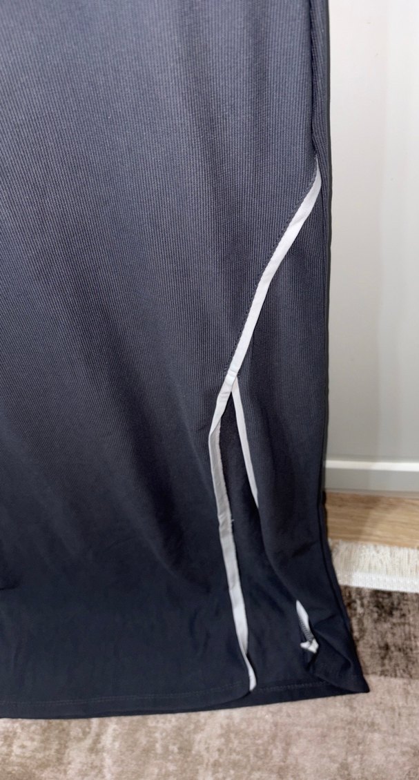 Siyah V Yakalı Uzun Spor Elbise - Görsel 2