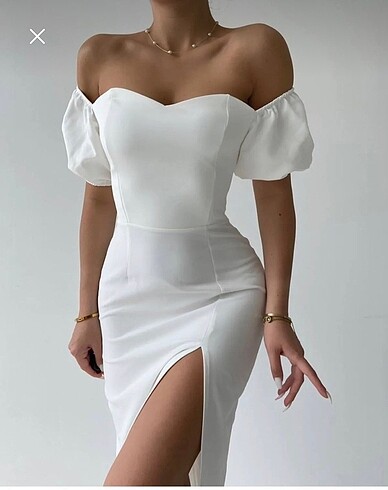 Beyaz sırt dekolteli elbise