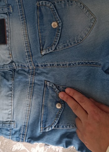 Nakışlı Gri Denim Düğmeli Kız Şortu - Görsel 5