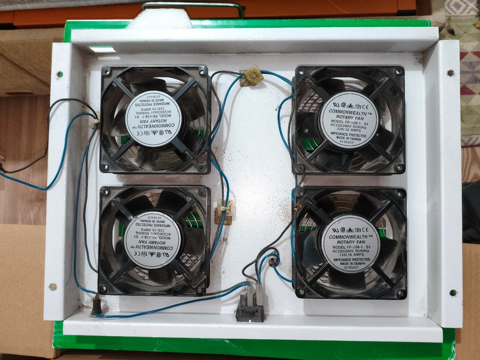 Kabinet Termostatlı Fanı iki adet var - Görsel 2