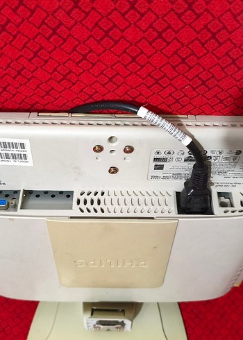 Beyaz Philips Monitör 15 inç - Görsel 4