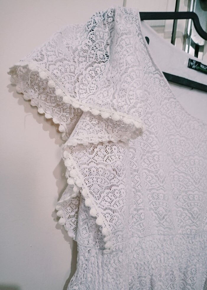 Dantelli kısa elbise - Görsel 2