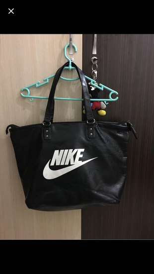 Nike Siyah Çanta Nike Kol Çantası %20 İndirimli - Gardrops