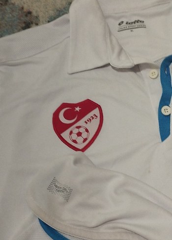 Düğmeli Kısa Kollu Beyaz Pamuklu Forma