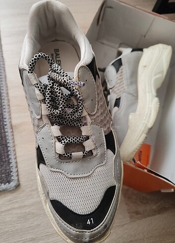 Diğer Balenciaga spor ayakkabı