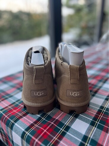 Ugg UGG 42 numara bej