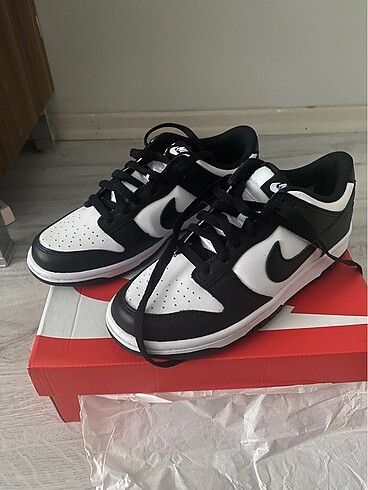 Nike Hiç kullanılmamış sıfır kutulu faturalı orjinal Nike Dunk