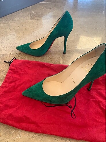 Christian Louboutin Christian Louboutin ayakkabılarımı Beymen?den aldım iki kez giyd