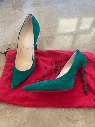 36 Beden yeşil Renk Christian Louboutin ayakkabılarımı Beymen?den aldım iki kez giyd