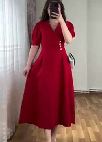 Kırmızı elbise