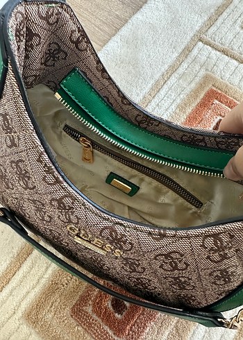 Guess Zincir Detaylı Yılan Desenli Kadın Çanta - Görsel 3