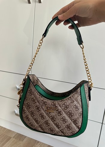 Guess Zincir Detaylı Yılan Desenli Kadın Çanta - Görsel 7