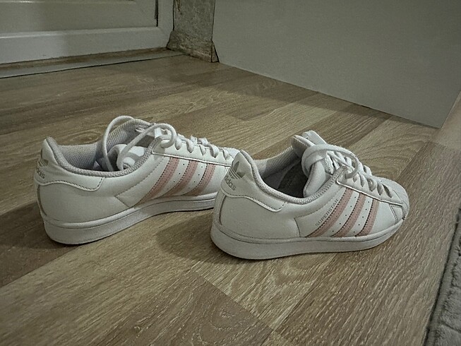 37 Beden beyaz Renk Adidas Superstar
