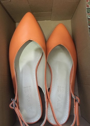 Turuncu Tokalı Stiletto Kadın Ayakkabı