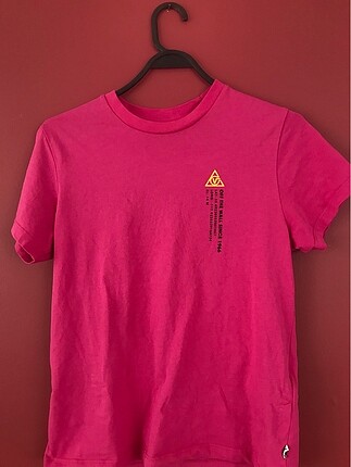 SIRT BASKILI PEMBE VANS TSHIRT