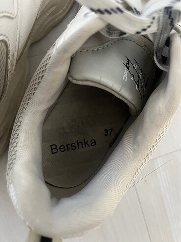 37 Beden beyaz Renk BERSHKA spor ayakkabı