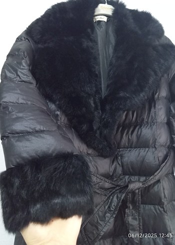 Kürk Detaylı Siyah Uzun Kadın Kışlık Mont - Görsel 4