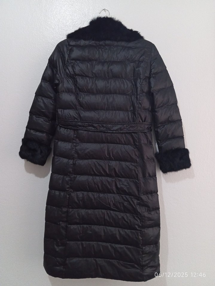 Kürk Detaylı Siyah Uzun Kadın Kışlık Mont - Görsel 5