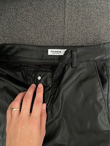 Pull and Bear Suni deri pantolon