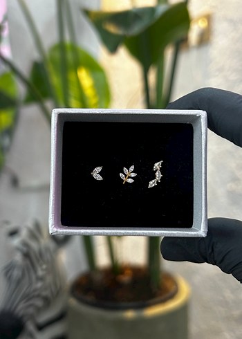 Markiz kesim, gold renkli, cerrahi çelik piercing