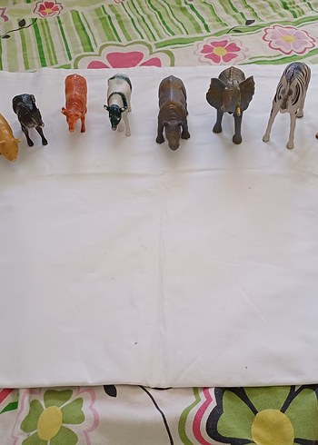  Beden Plastik Hayvan Figürleri Seti 12 adet