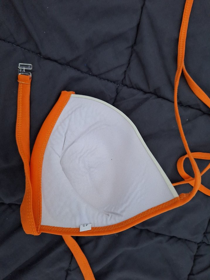 Çiçek Desenli Beyaz Mini Bikini Üstü - Görsel 3