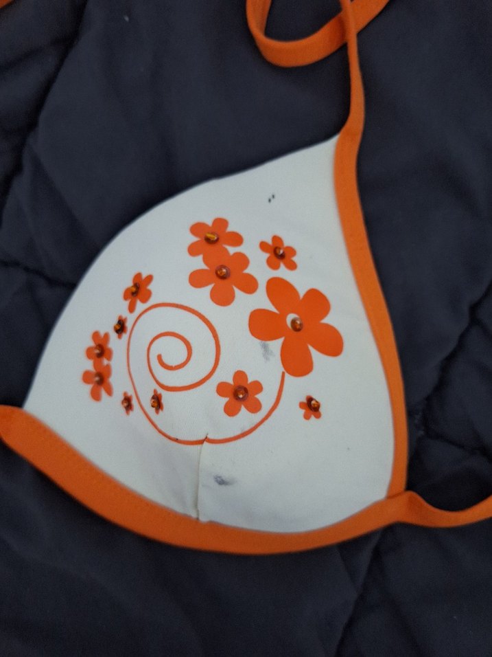 Çiçek Desenli Beyaz Mini Bikini Üstü - Görsel 2