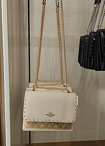 Yeni sezon #coach bu ay Abd'de kendi mağazasından alındı.