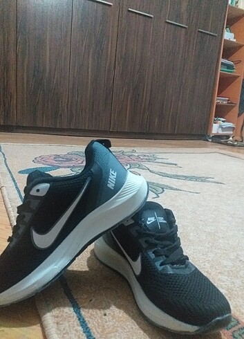 37 Beden siyah Renk Nike ayakkabı 