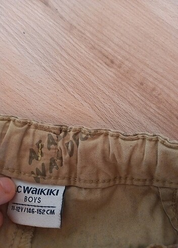 10 Yaş Beden Lc waikiki erkek çocuk kapri şort pantolon