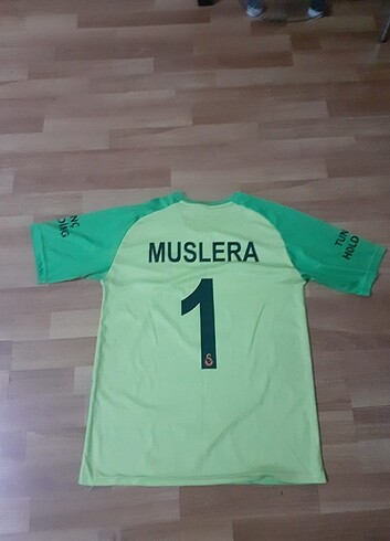 Nike Fernando Muslera Kaleci Forması. 