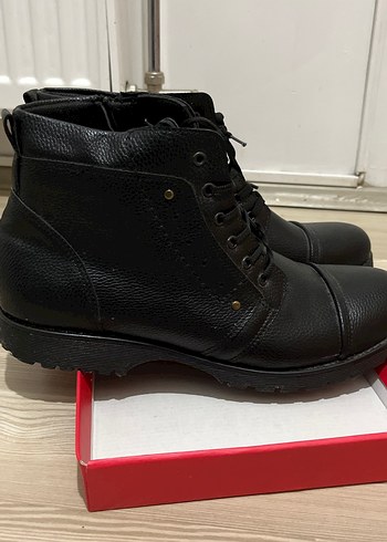 Siyah Bağcıklı Erkek Lastik Bot - Görsel 4