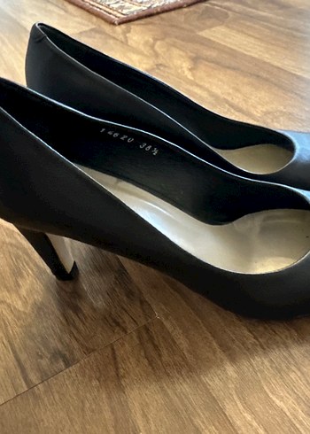 38,5 Beden Siyah Deri Stiletto Topuklu Kadın Ayakkabı