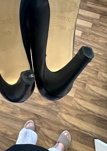 Hotiç Siyah Deri Stiletto Topuklu Kadın Ayakkabı