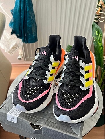 Ultraboost light adidas - Görsel 2