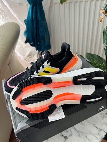 Ultraboost light adidas - Görsel 3