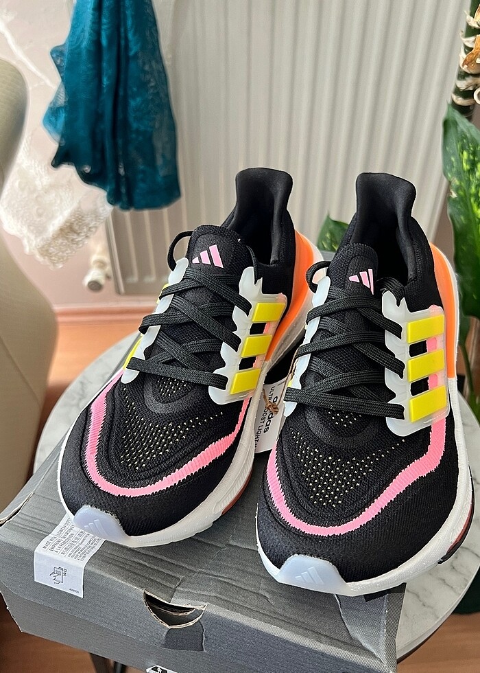 Ultraboost light adidas - Görsel 2