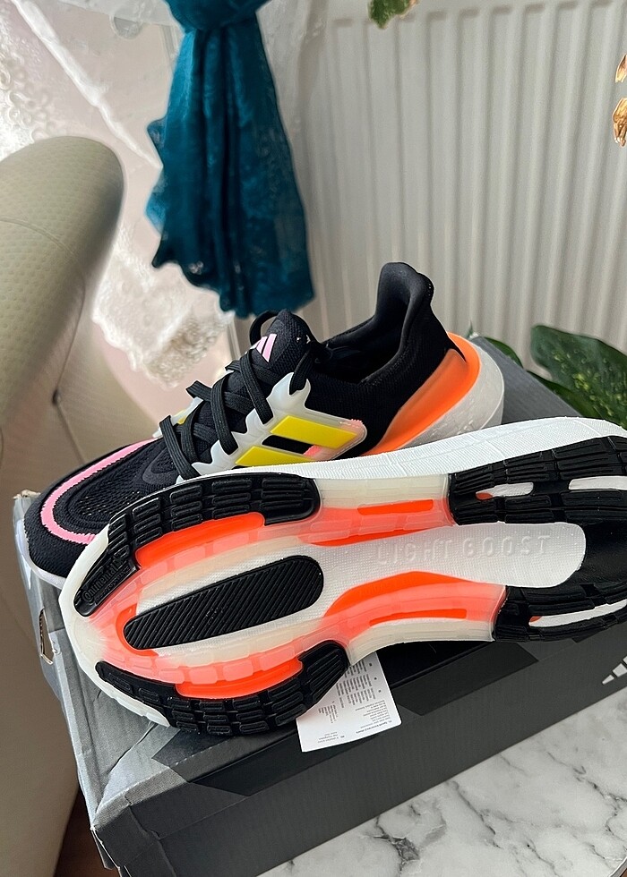 Ultraboost light adidas - Görsel 3