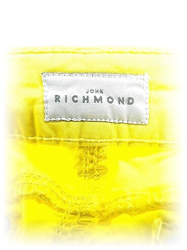 26 Beden sarı Renk Richmond Jean / Kot %70 İndirimli.
