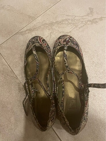37 Beden Zara Desenli Babet