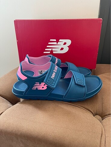 New Balance Sandalet