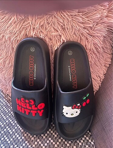 Hello Kitty Terlik