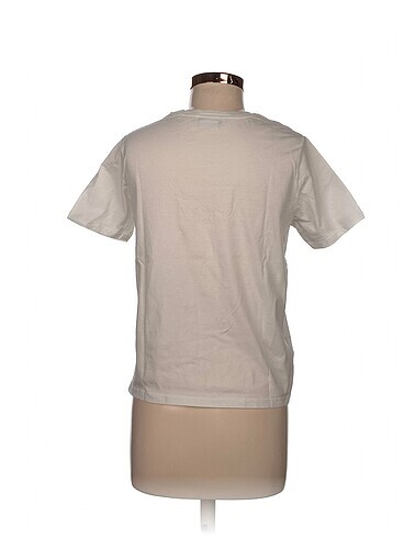 m Beden Mango T-shirt %70 İndirimli.