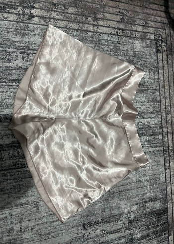 Pudra rengi Parlak Saten Şort