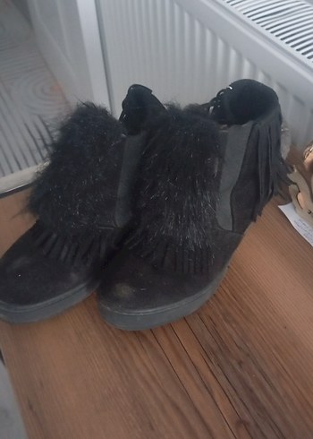 Siyah Süet Kürklü Kadın Platform Bot - Görsel 3