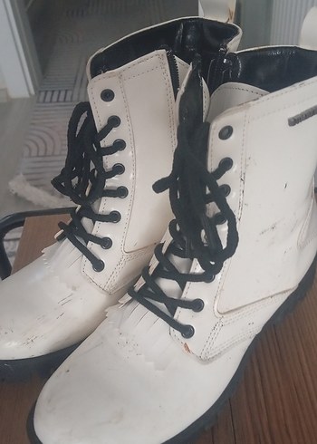 Beyaz Yüksek Topuklu Kadın Botları - Görsel 2