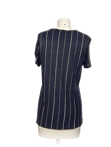 s Beden Zara T-shirt %70 İndirimli.